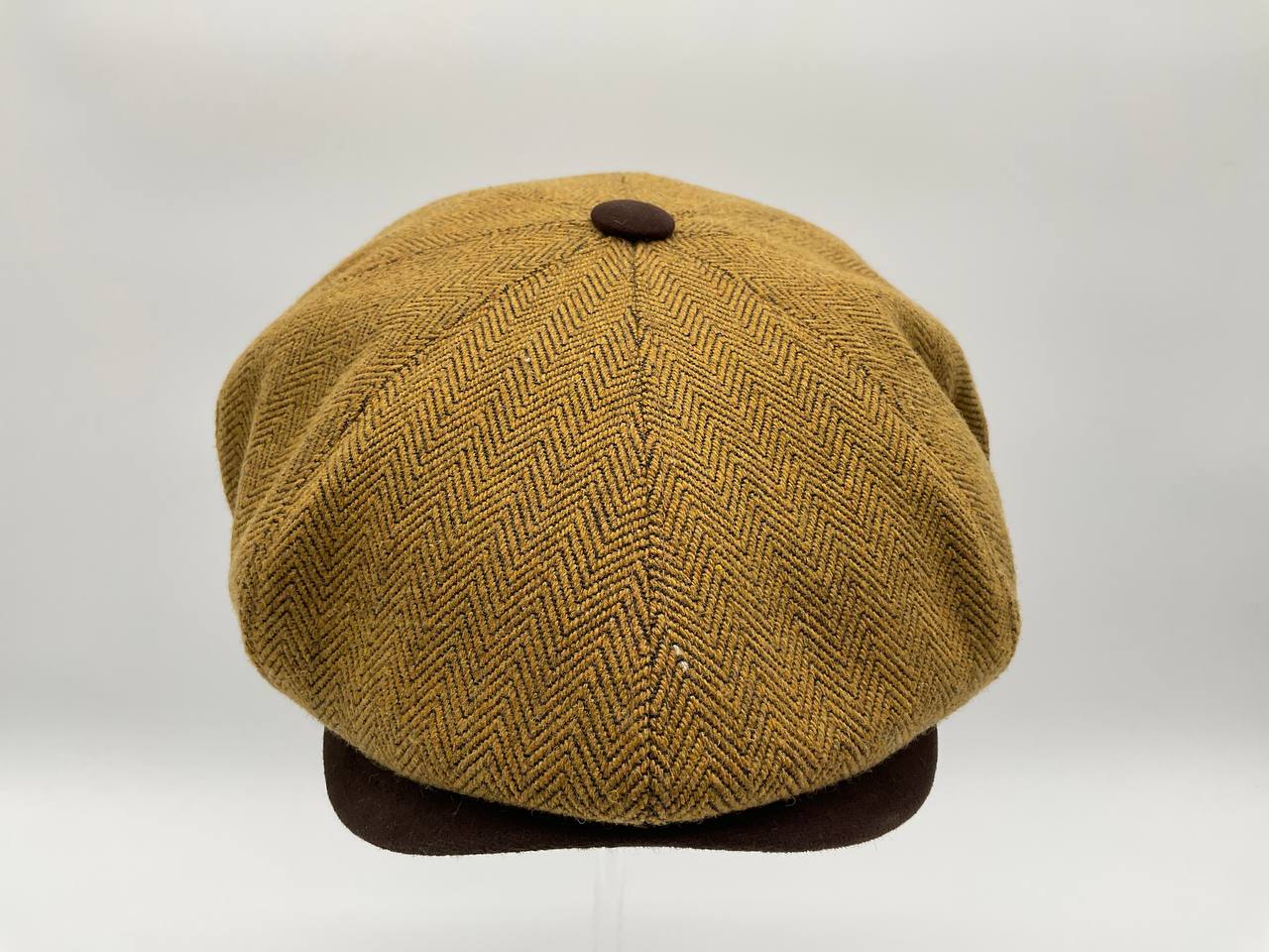Newsboy lana Spigato