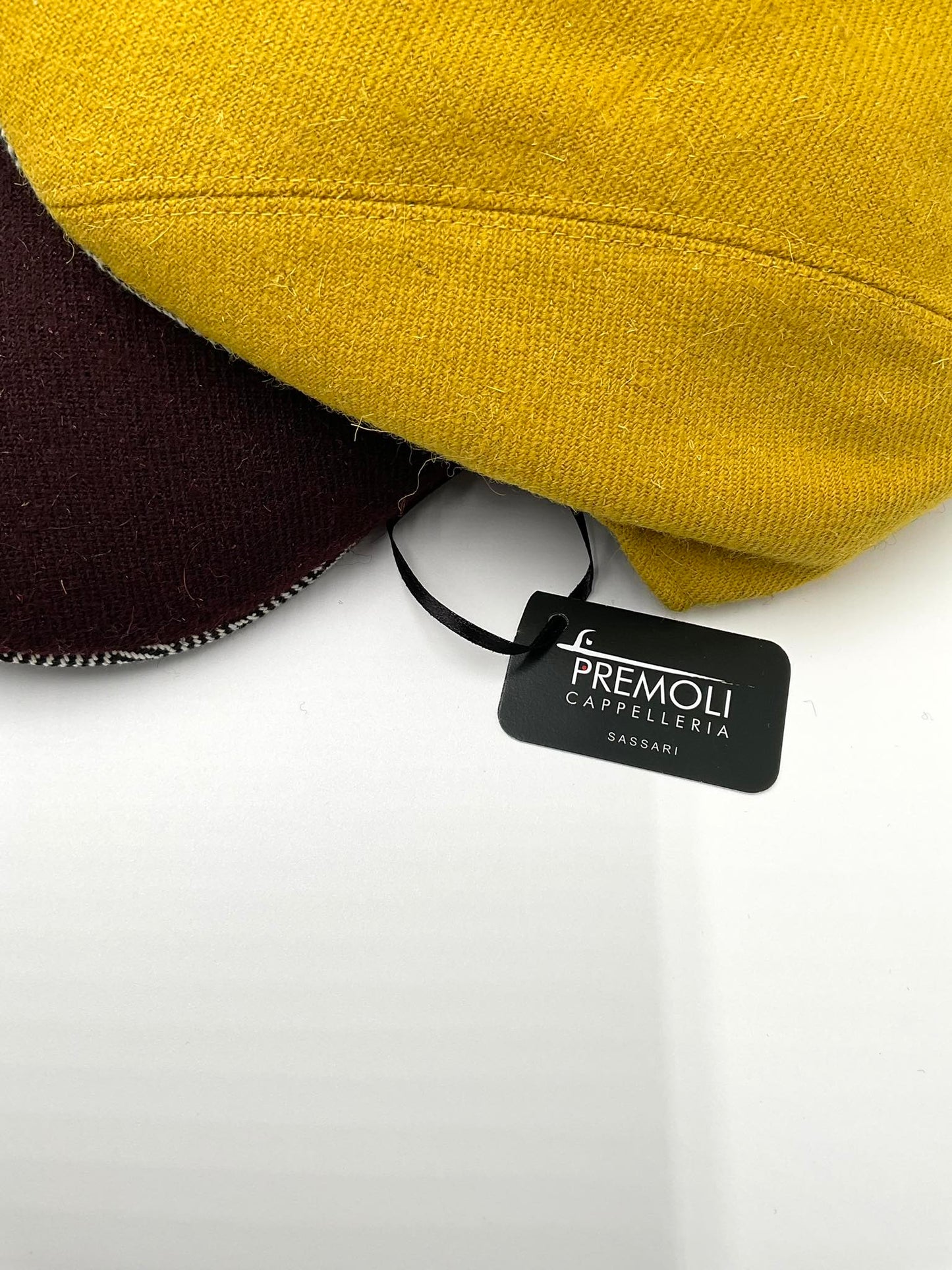 Duck Cap Orbace tinta unita e visiera contrasto